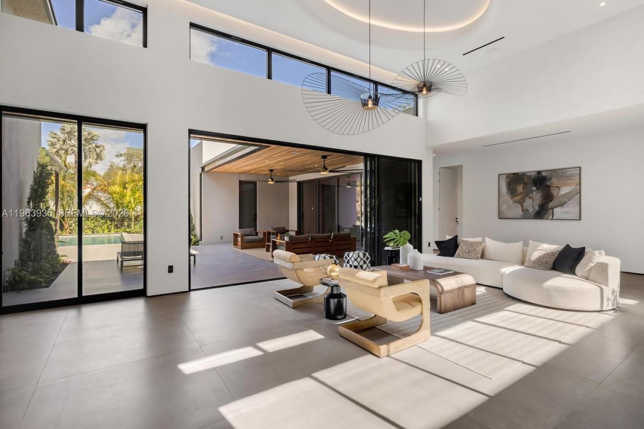 549 NE 95th St, Miami Shores, FL 33138 Photo