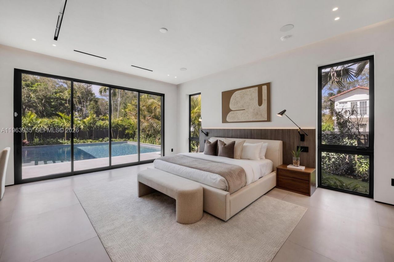 549 NE 95th St, Miami Shores, FL 33138 Photo