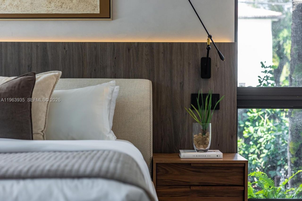 549 NE 95th St, Miami Shores, FL 33138 Photo