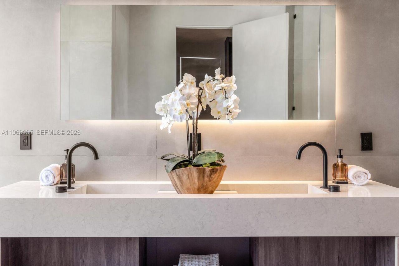 549 NE 95th St, Miami Shores, FL 33138 Photo