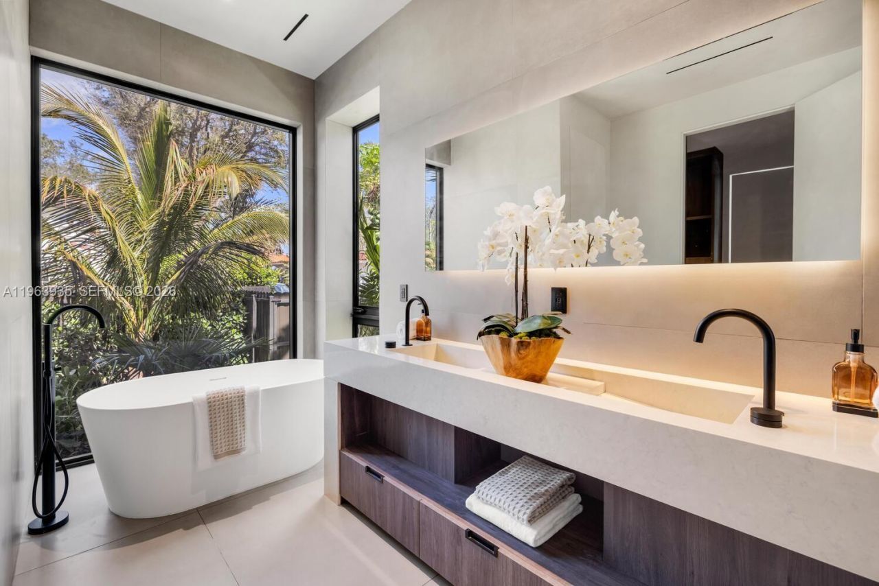 549 NE 95th St, Miami Shores, FL 33138 Photo