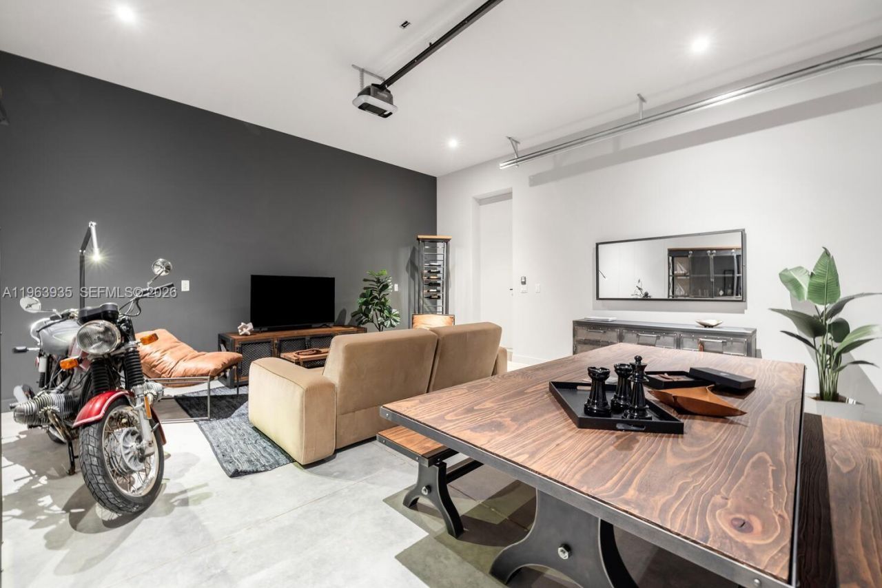 549 NE 95th St, Miami Shores, FL 33138 Photo