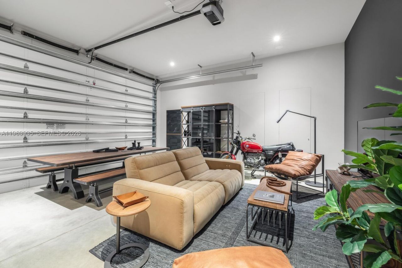 549 NE 95th St, Miami Shores, FL 33138 Photo