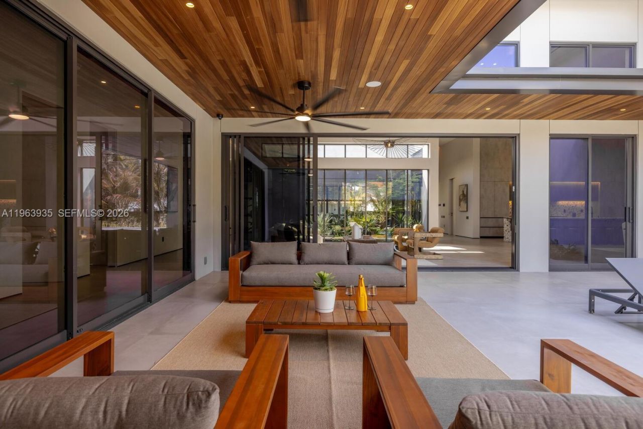 549 NE 95th St, Miami Shores, FL 33138 Photo