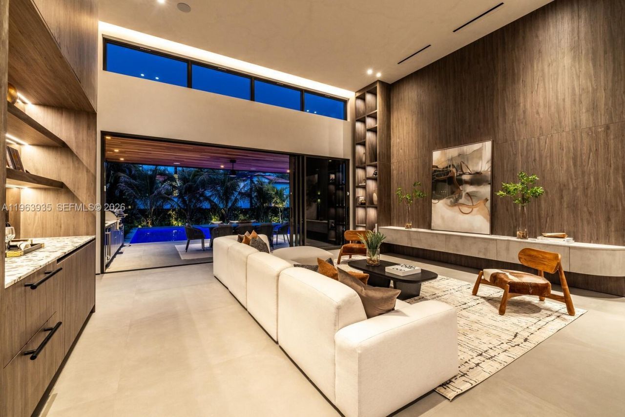 549 NE 95th St, Miami Shores, FL 33138 Photo