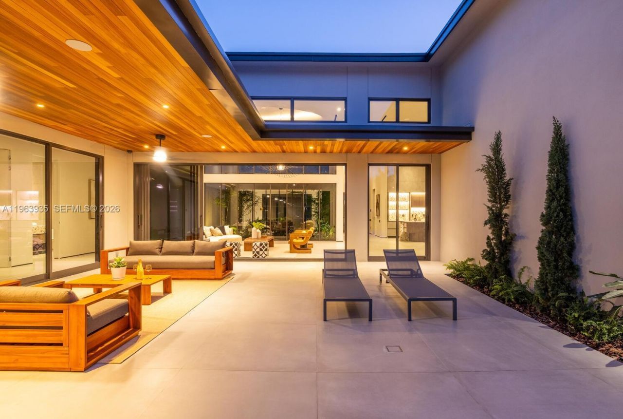 549 NE 95th St, Miami Shores, FL 33138 Photo