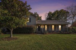 2923 Sugarbush Way photo 4