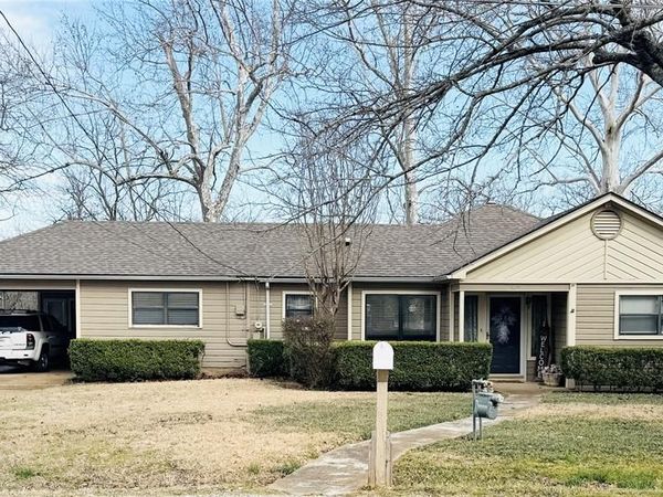 429 S Broadway Street, Bells, TX 75414