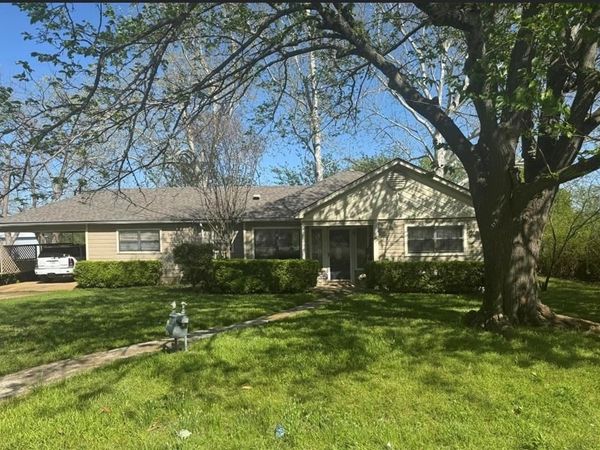 429 S Broadway Street, Bells, TX 75414