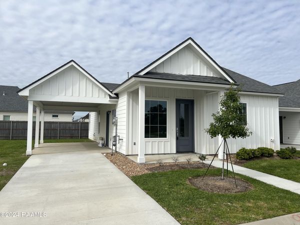 211 Silver Star Court , Broussard, LA 70518