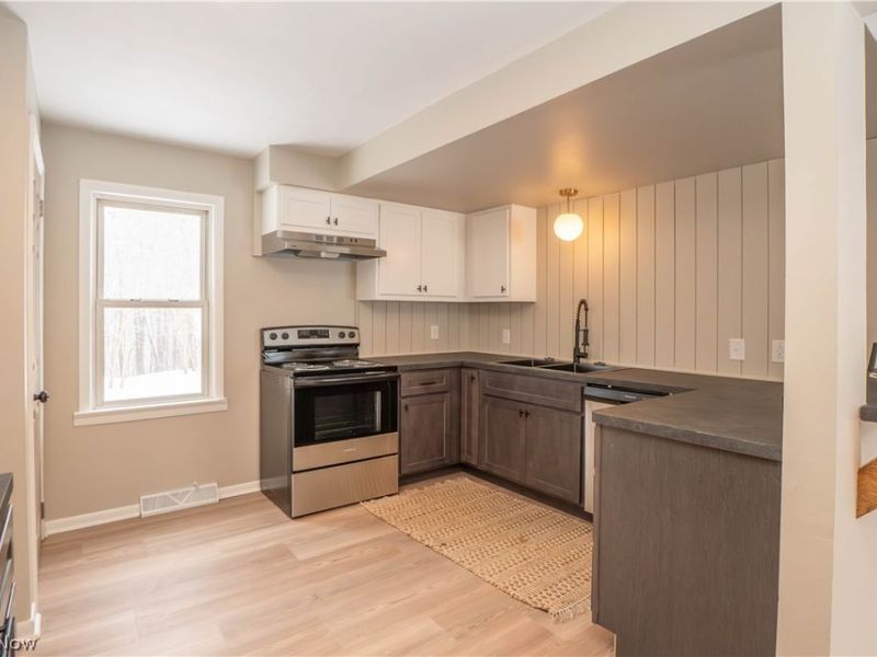 5429 Grove Road, Clinton, OH 44216 Photo 9