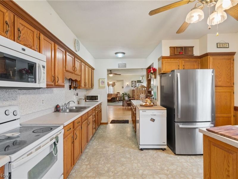 635 Industry Road, Atwater, OH 44201 Photo 8