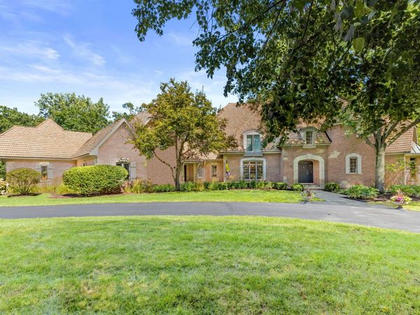 1485 Abington Cambs Drive, Lake Forest, IL 60045