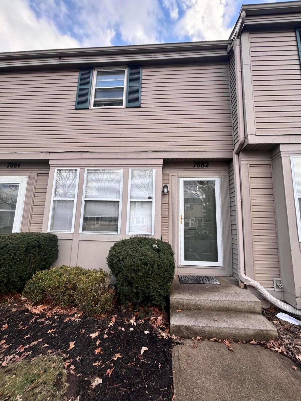 7882 Barkwood Drive, Unit 20D, Columbus, OH 43085 Main Photo