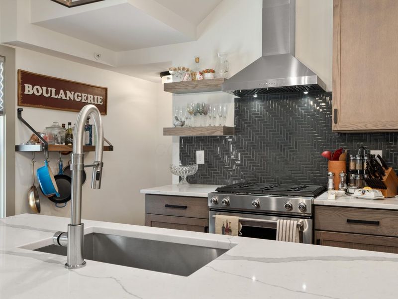 792 Highland Street, Columbus, OH 43215 Photo 12