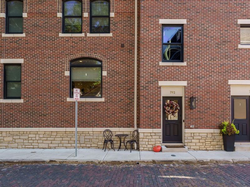 792 Highland Street, Columbus, OH 43215 Photo 3