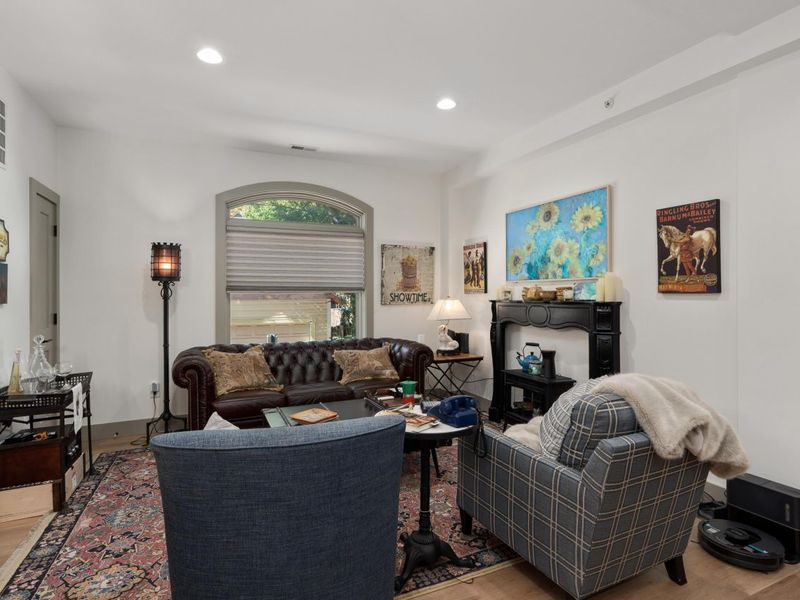 792 Highland Street, Columbus, OH 43215 Photo 8