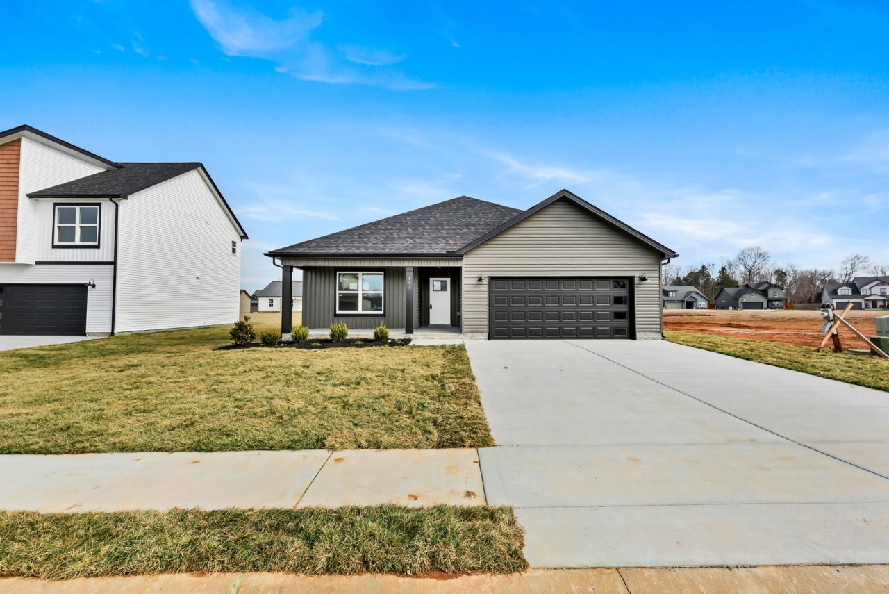 191 Donegal Dr, Clarksville, TN 37042 Main Photo