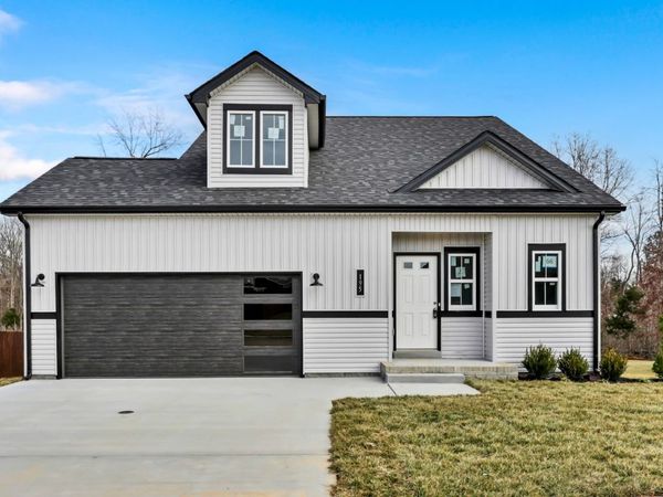 195 Leitrim Dr , Clarksville, TN 37042