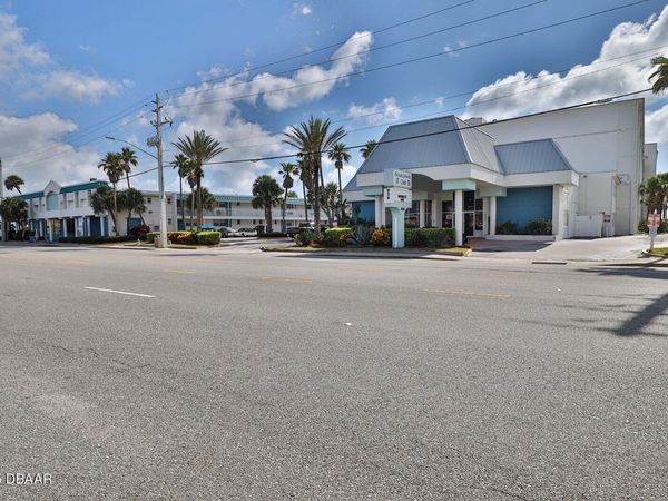 935 S Atlantic Avenue, Unit 101, Daytona Beach, FL 32118