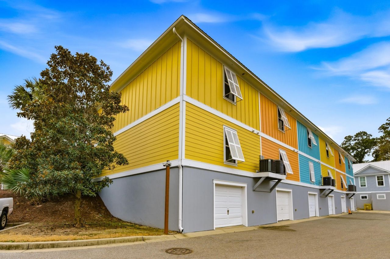 4917 Cinzia Ln. Photo 22