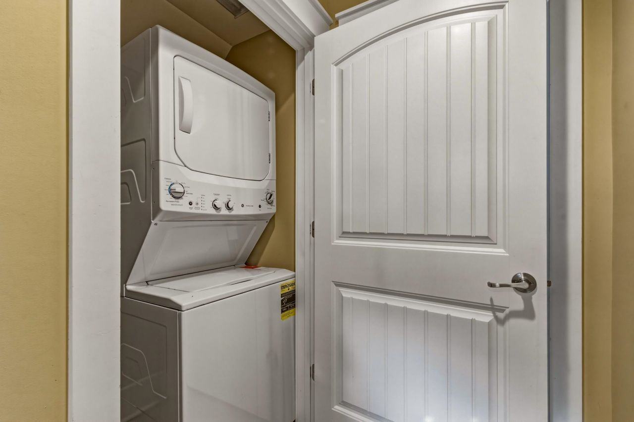 4917 Cinzia Ln. Photo 6