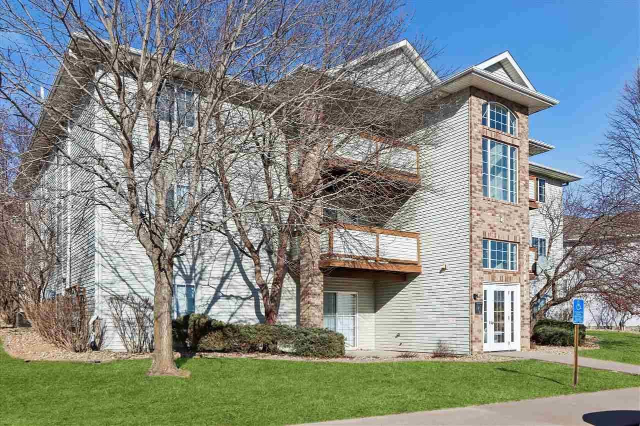 2548 Rushmore Drive, Iowa City, IA 52246 Main Photo