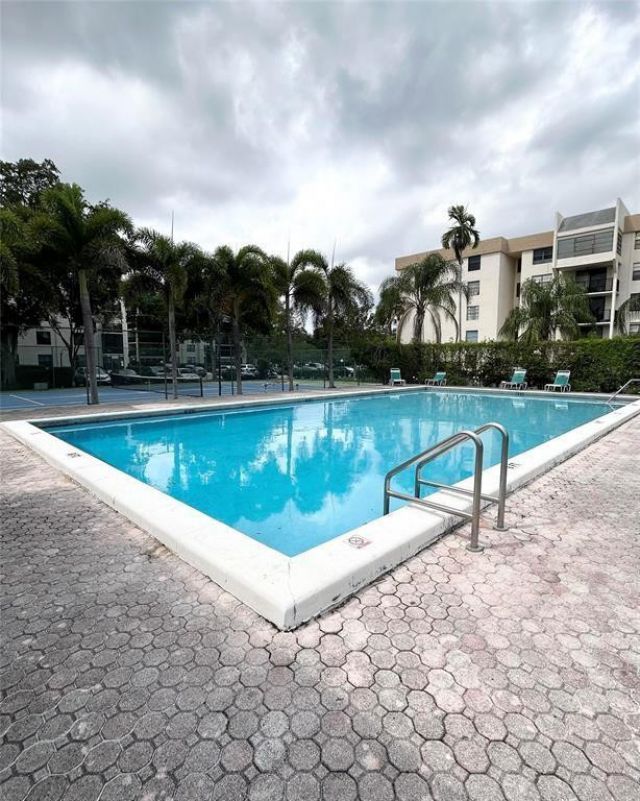 6190 Woodlands Boulevard, Unit 107, Tamarac, FL 33319 Photo