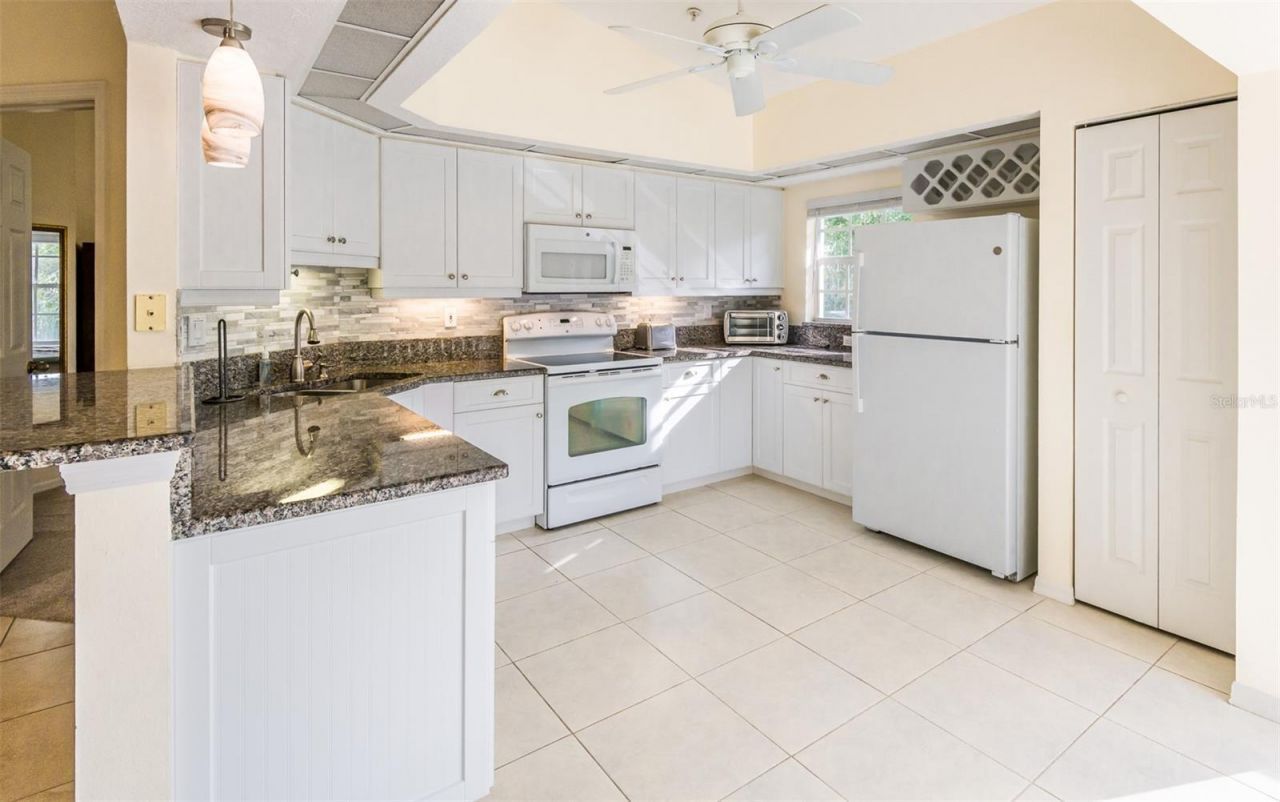 815 Montrose Drive, Unit 203, Venice, FL 34293 Photo