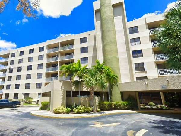 901 Hillcrest Dr, Unit 311, Hollywood, FL 33021