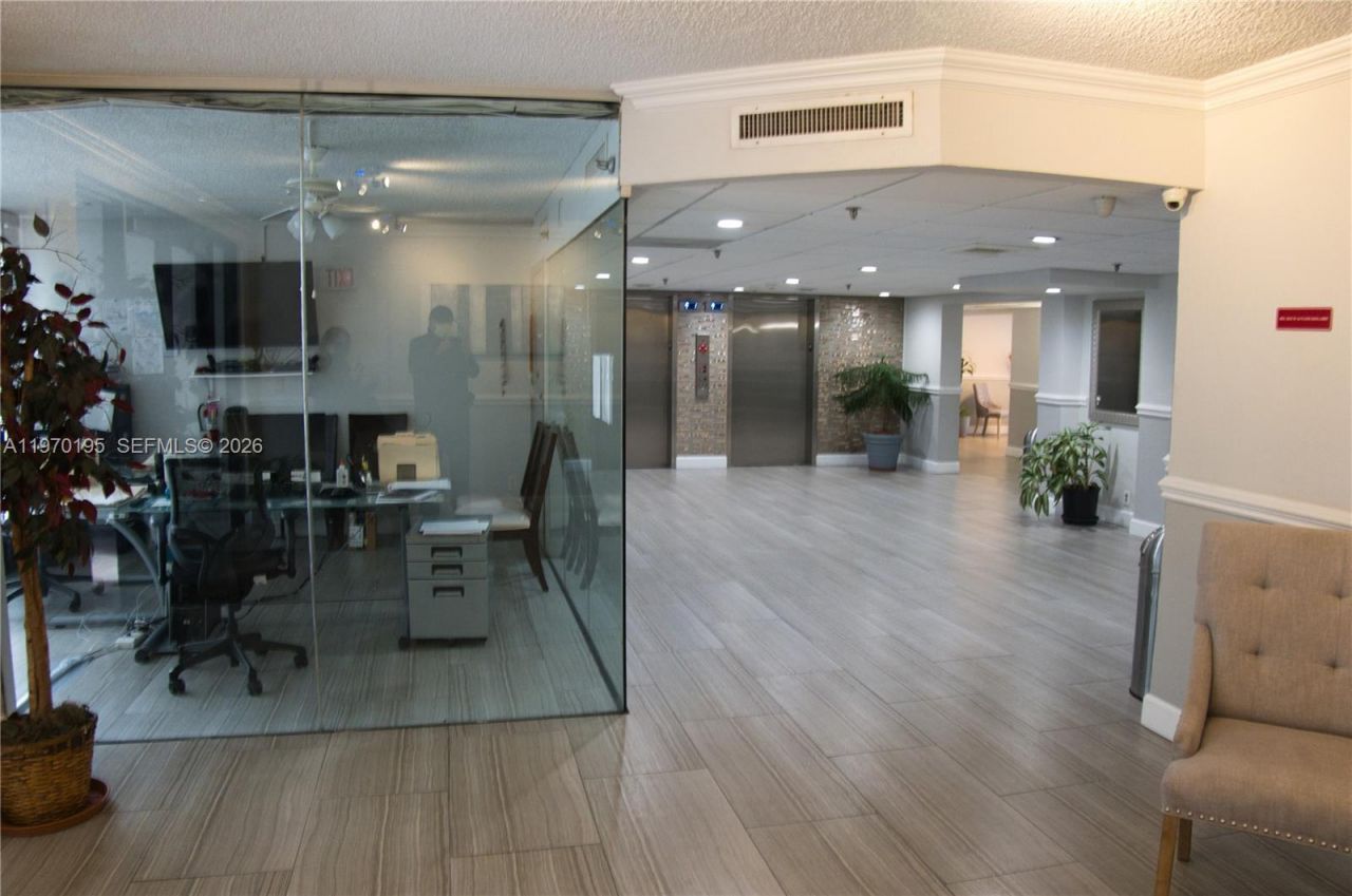 901 Hillcrest Dr, Unit 311, Hollywood, FL 33021 Photo