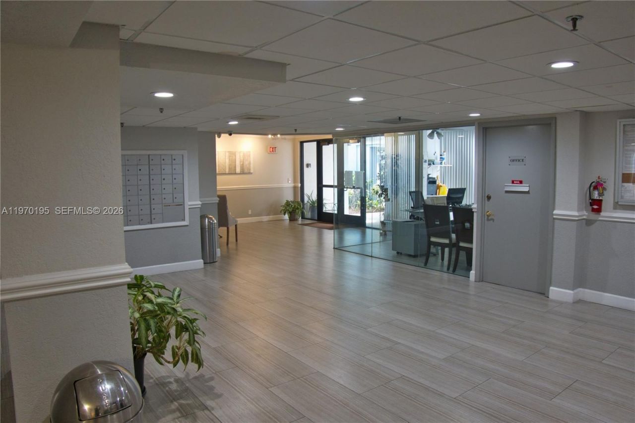 901 Hillcrest Dr, Unit 311, Hollywood, FL 33021 Photo