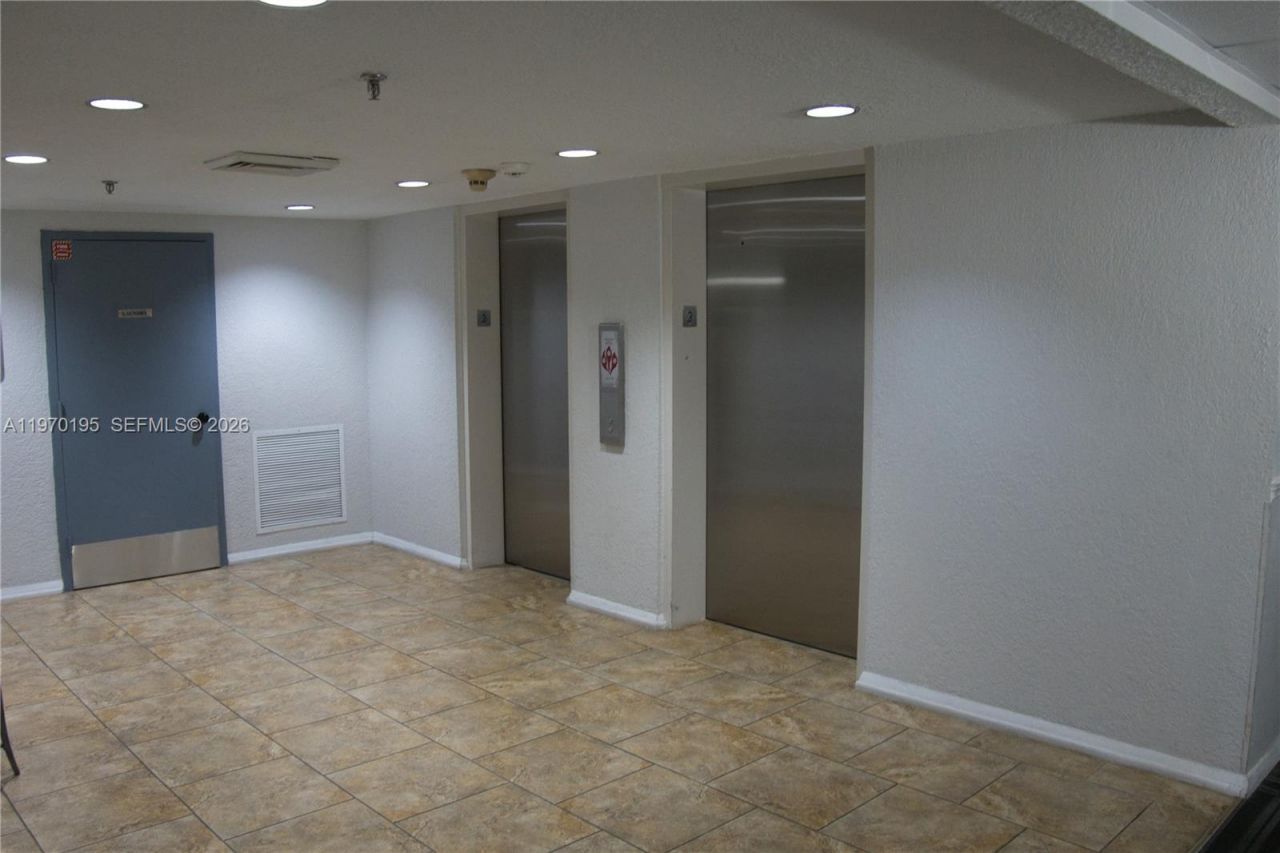 901 Hillcrest Dr, Unit 311, Hollywood, FL 33021 Photo