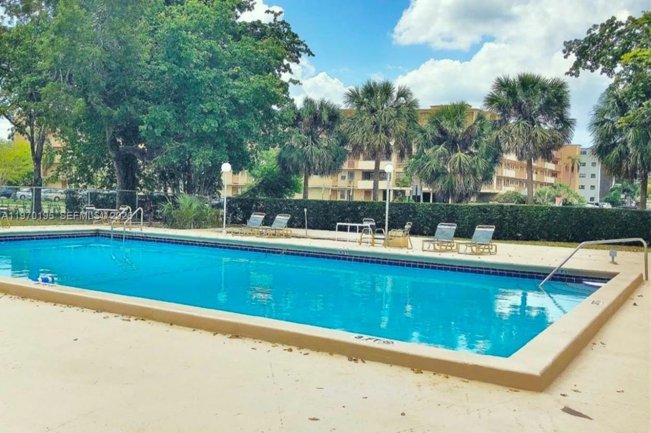 901 Hillcrest Dr, Unit 311, Hollywood, FL 33021 Photo