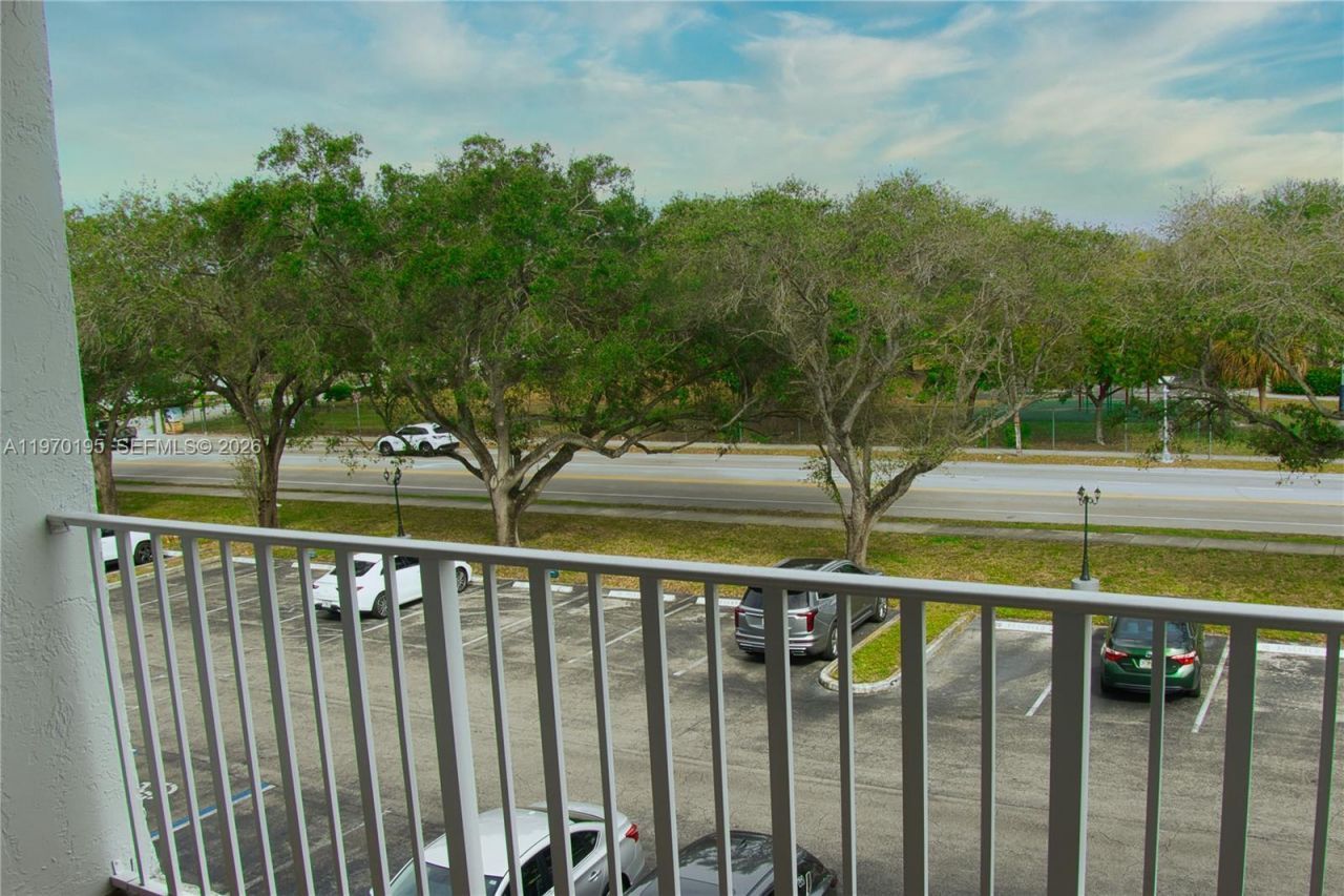 901 Hillcrest Dr, Unit 311, Hollywood, FL 33021 Photo