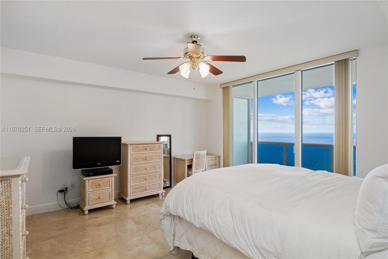 1830 S Ocean Dr, Unit 4204, Hallandale Beach, FL 33009 Photo