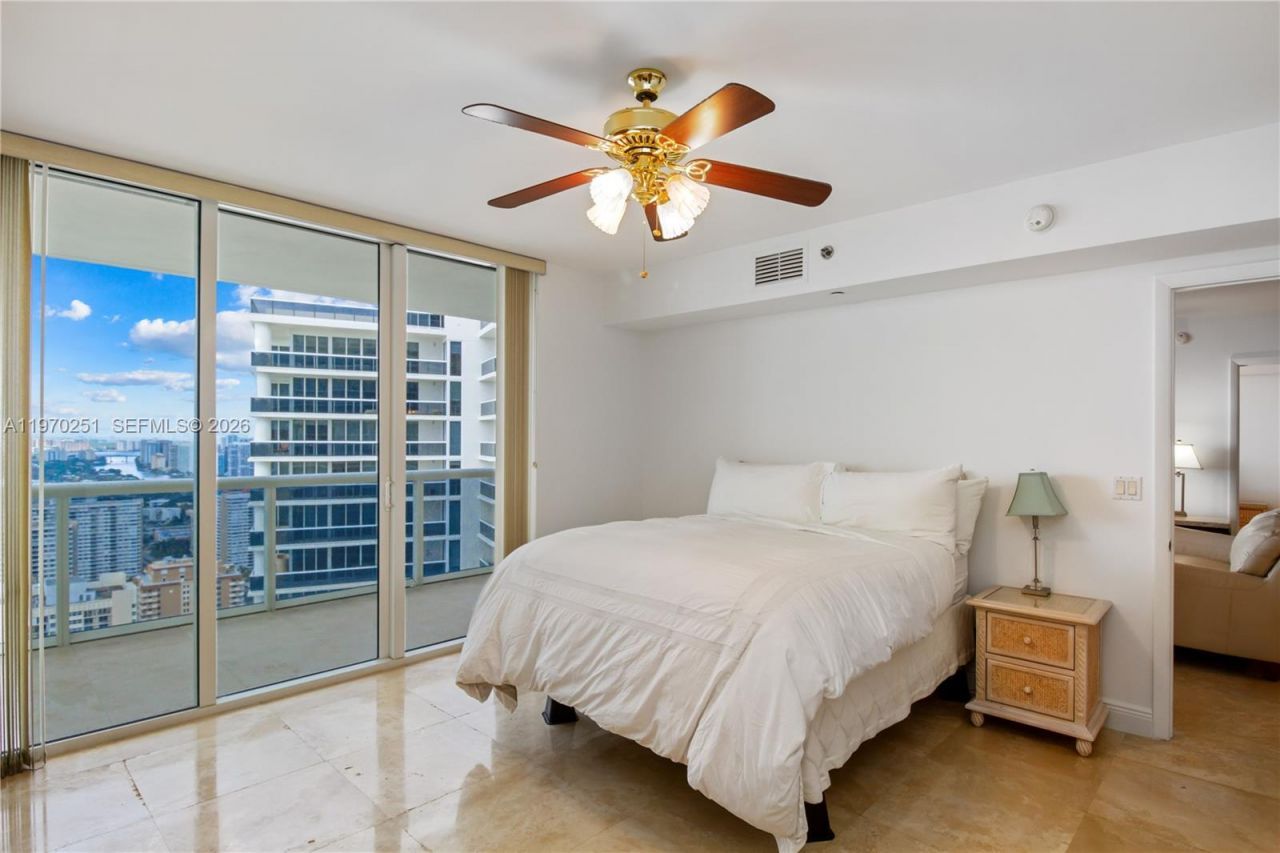 1830 S Ocean Dr, Unit 4204, Hallandale Beach, FL 33009 Photo