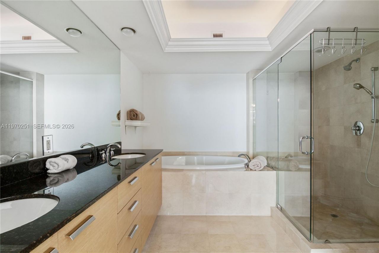 1830 S Ocean Dr, Unit 4204, Hallandale Beach, FL 33009 Photo