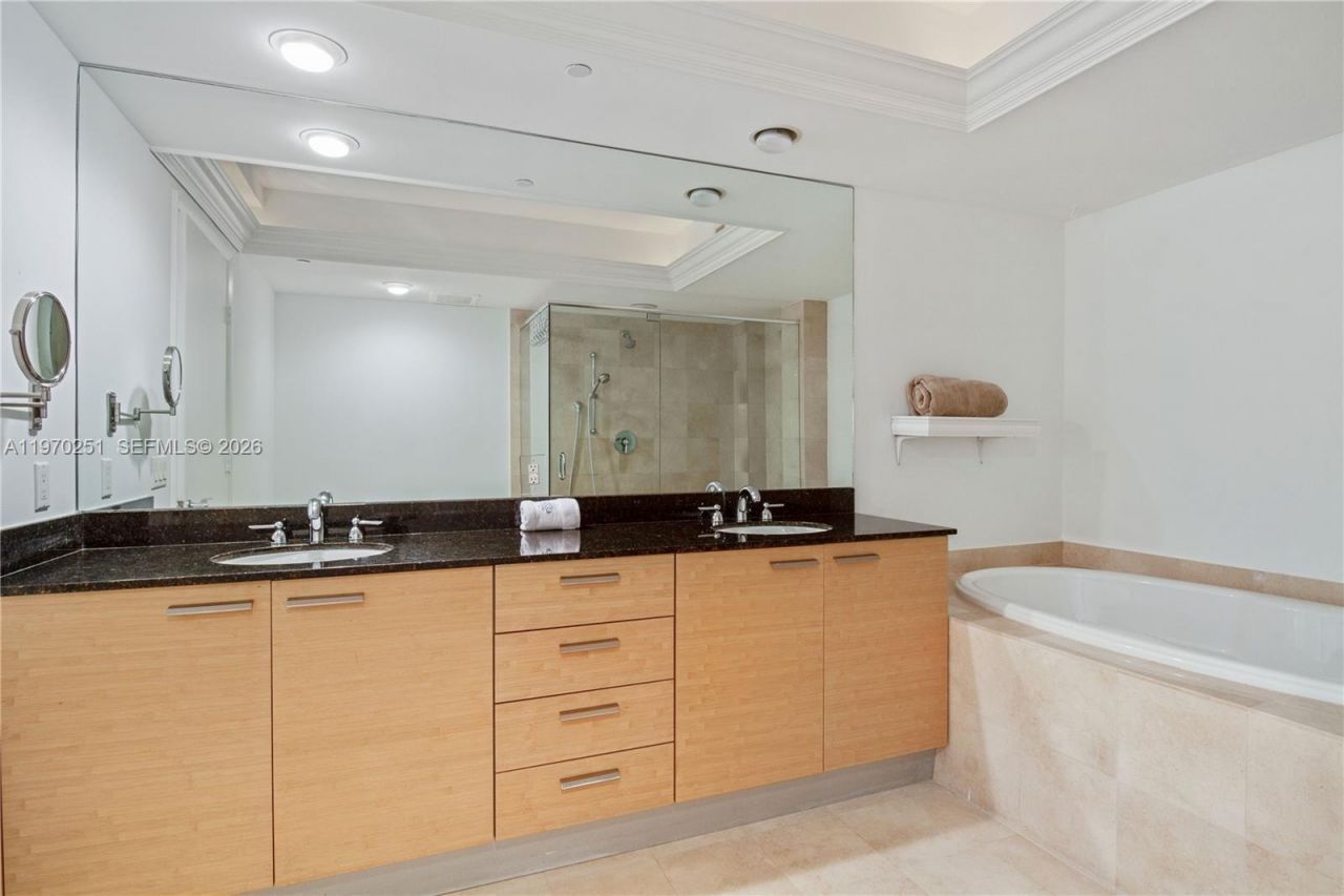 1830 S Ocean Dr, Unit 4204, Hallandale Beach, FL 33009 Photo