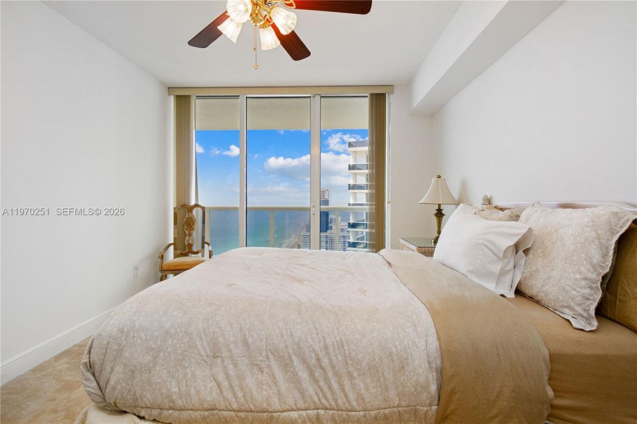 1830 S Ocean Dr, Unit 4204, Hallandale Beach, FL 33009 Photo