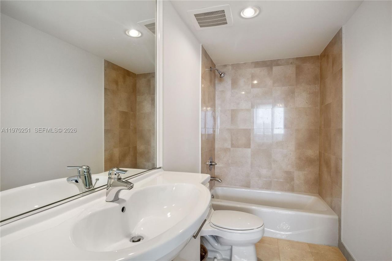 1830 S Ocean Dr, Unit 4204, Hallandale Beach, FL 33009 Photo