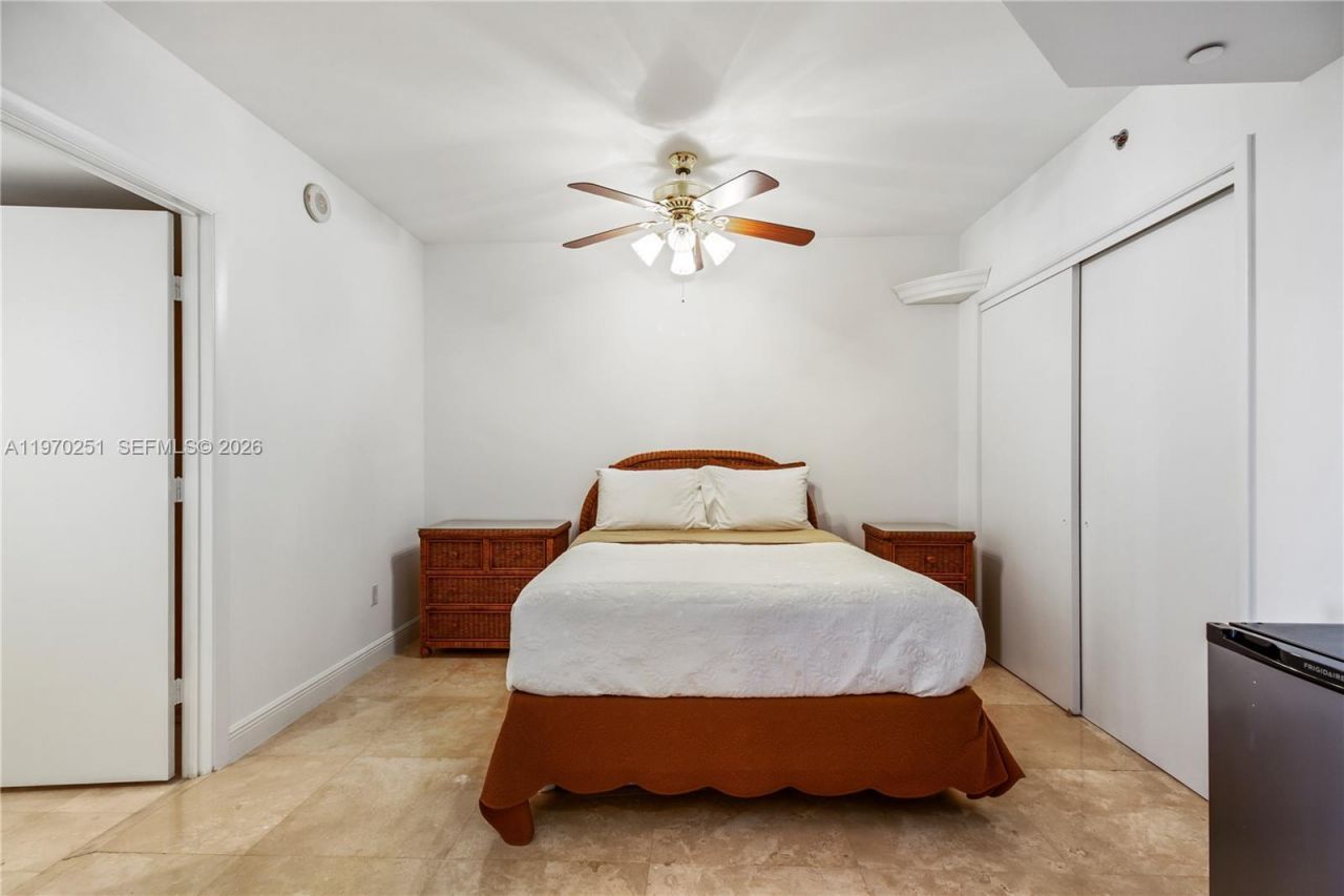1830 S Ocean Dr, Unit 4204, Hallandale Beach, FL 33009 Photo