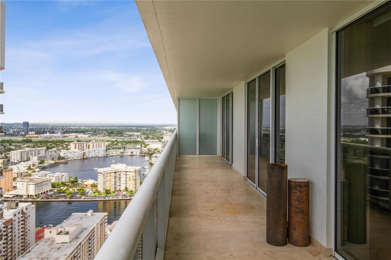 1830 S Ocean Dr, Unit 4204, Hallandale Beach, FL 33009 Photo