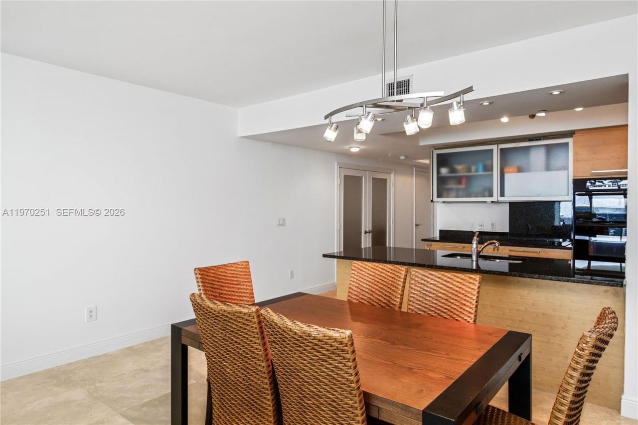 1830 S Ocean Dr, Unit 4204, Hallandale Beach, FL 33009 Photo