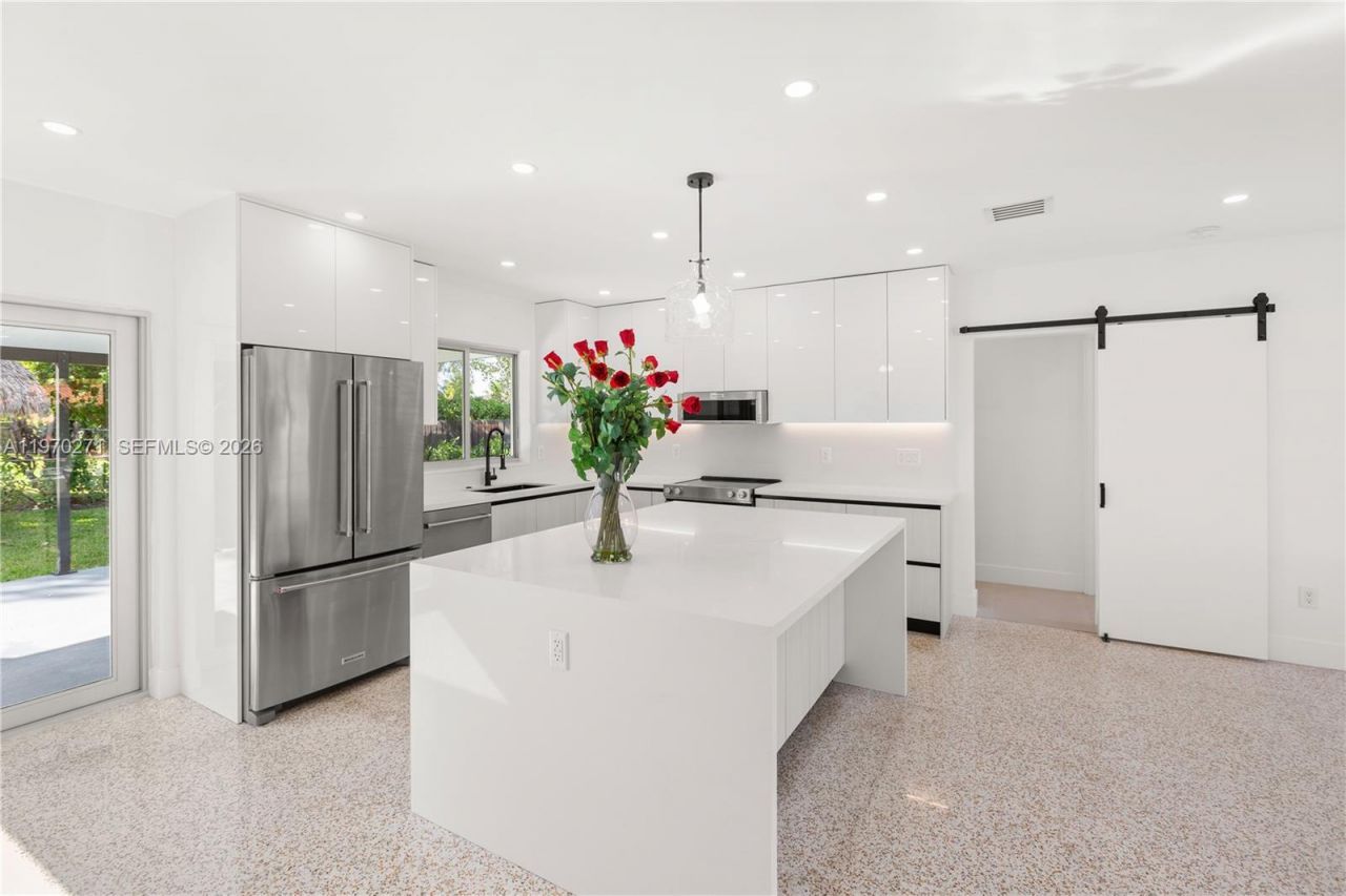 6030 SW 109th Ct, Miami, FL 33173 Photo