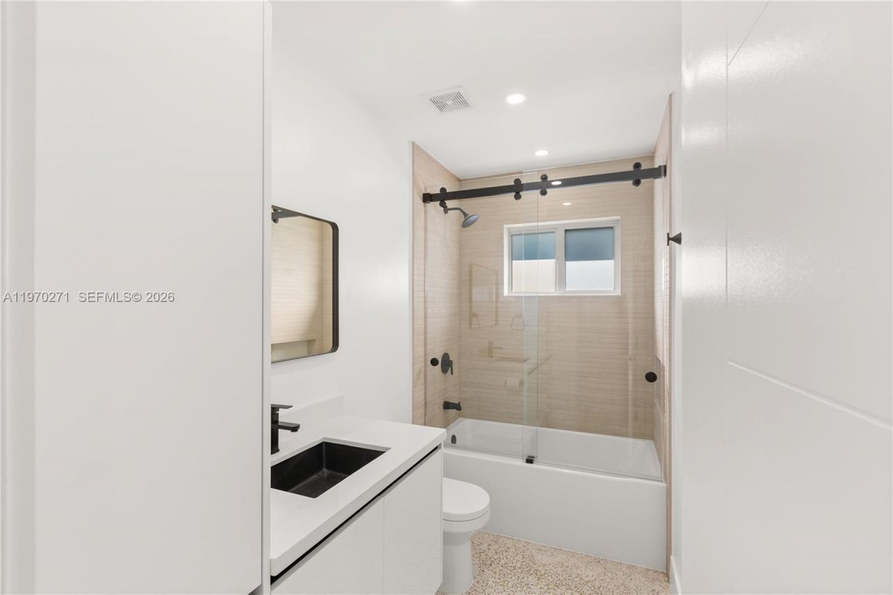 6030 SW 109th Ct, Miami, FL 33173 Photo