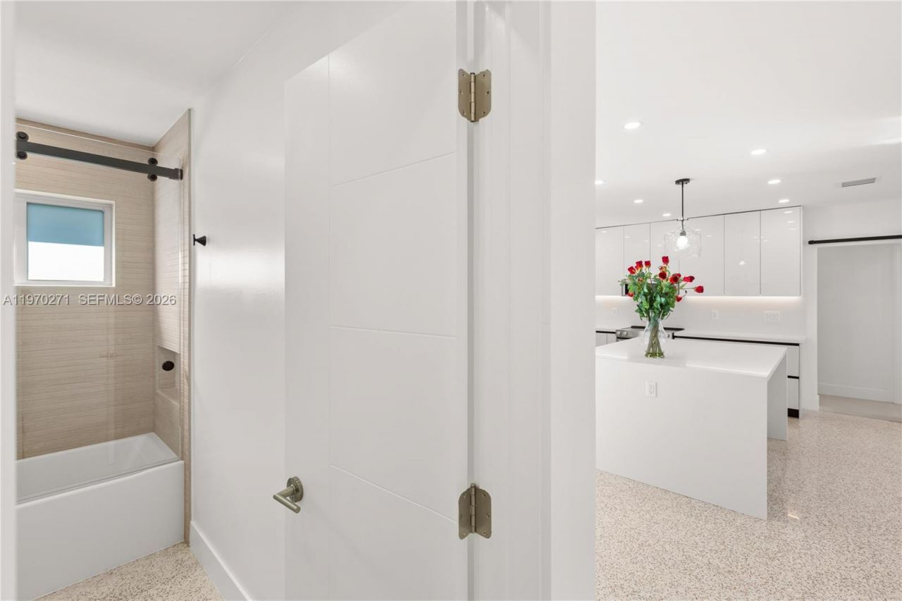 6030 SW 109th Ct, Miami, FL 33173 Photo