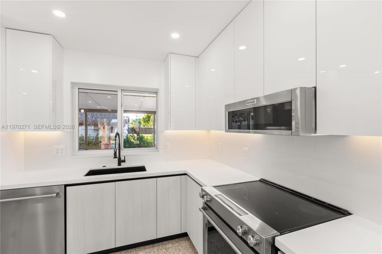 6030 SW 109th Ct, Miami, FL 33173 Photo