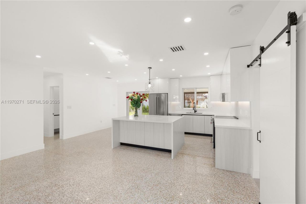 6030 SW 109th Ct, Miami, FL 33173 Photo