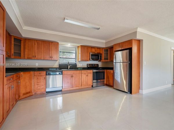 5632 Hayes St, Hollywood, FL 33021